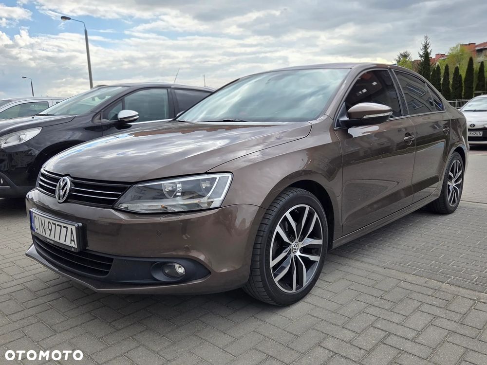 Volkswagen Jetta 1.2 TSI Comfortline - 1
