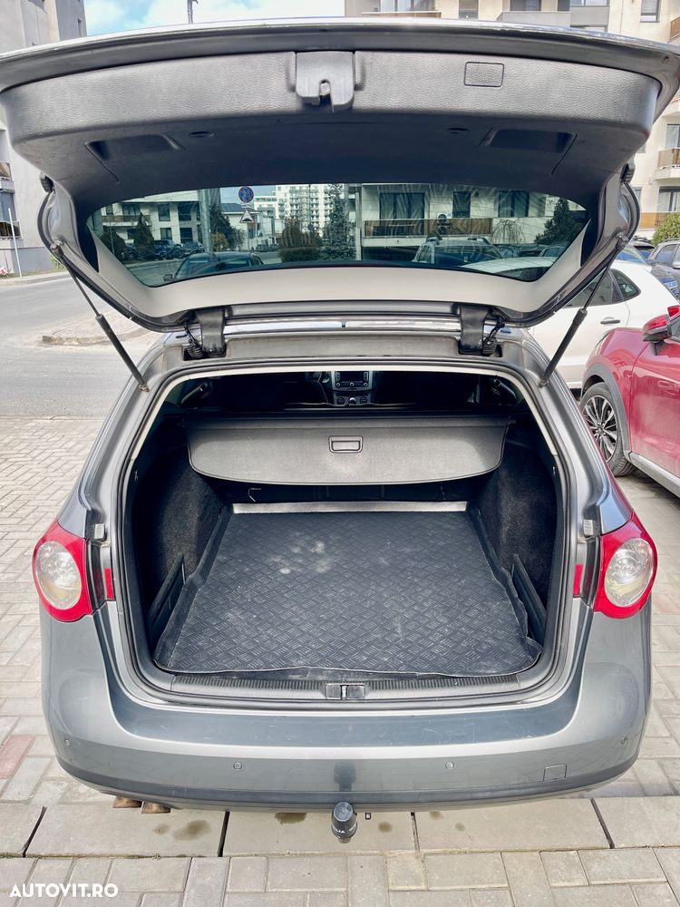 Volkswagen Passat 2.0 TDI Individual Chrom - 11