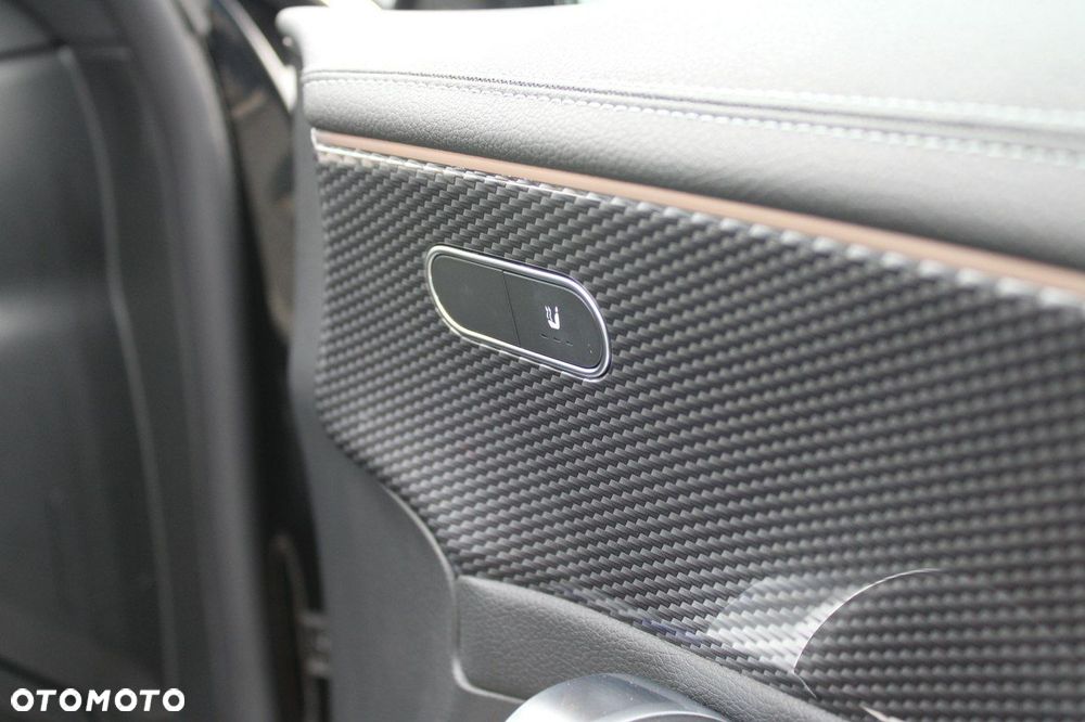 Mercedes-Benz CLA - 35