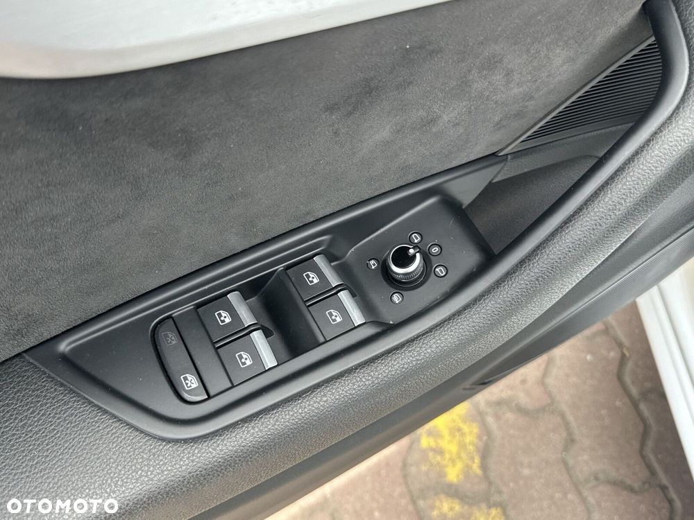 Audi A4 Avant 35 TDI mHEV S Line S tronic - 32