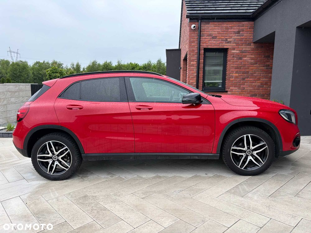 Mercedes-Benz GLA - 3