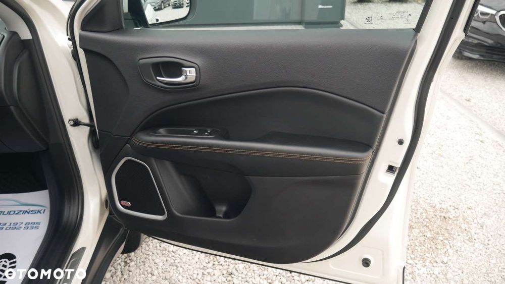 Jeep Compass - 22