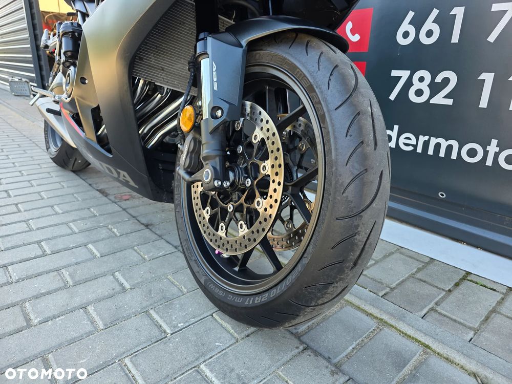 Honda CBR - 26