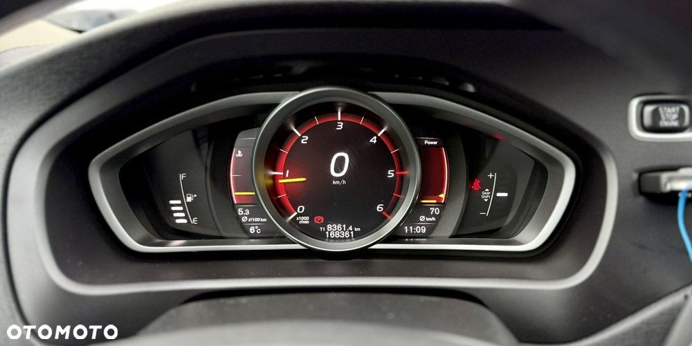 Volvo V40 Cross Country D3 Drive-E Momentum - 17