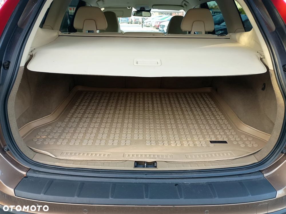 Volvo XC 60 D5 AWD Momentum - 13