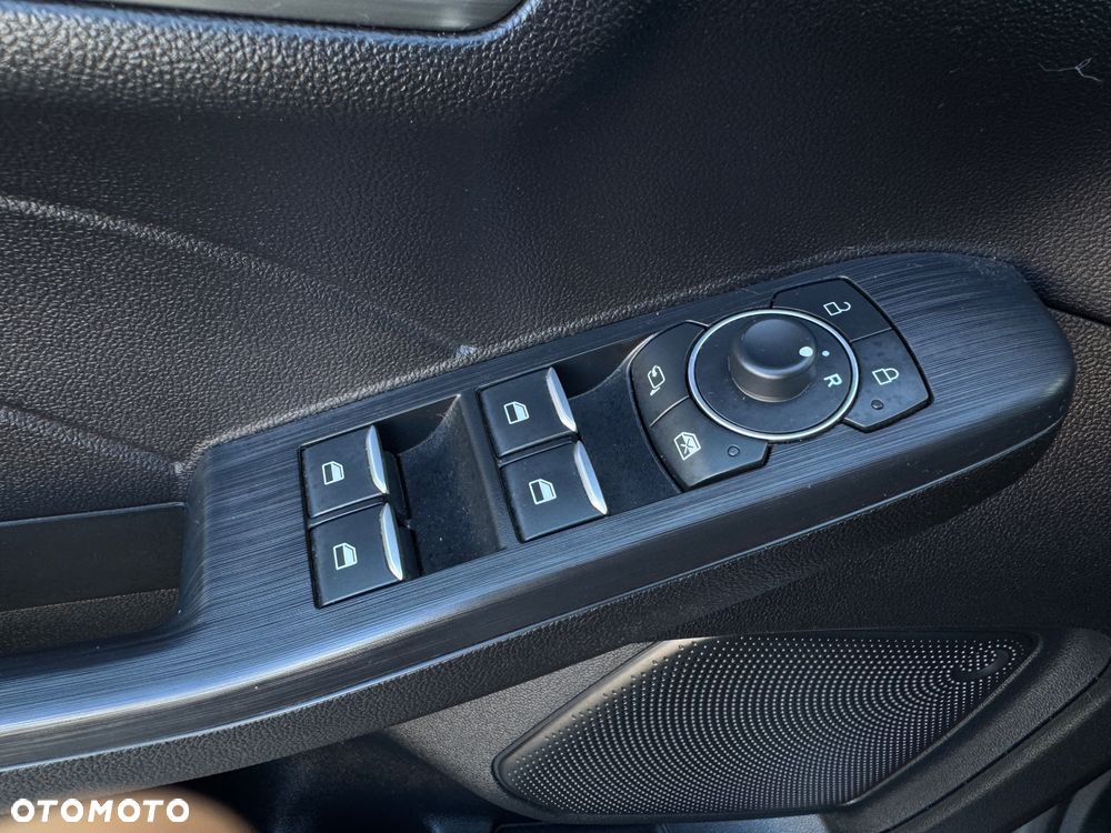 Ford Kuga 2.5 FHEV FWD Titanium - 24