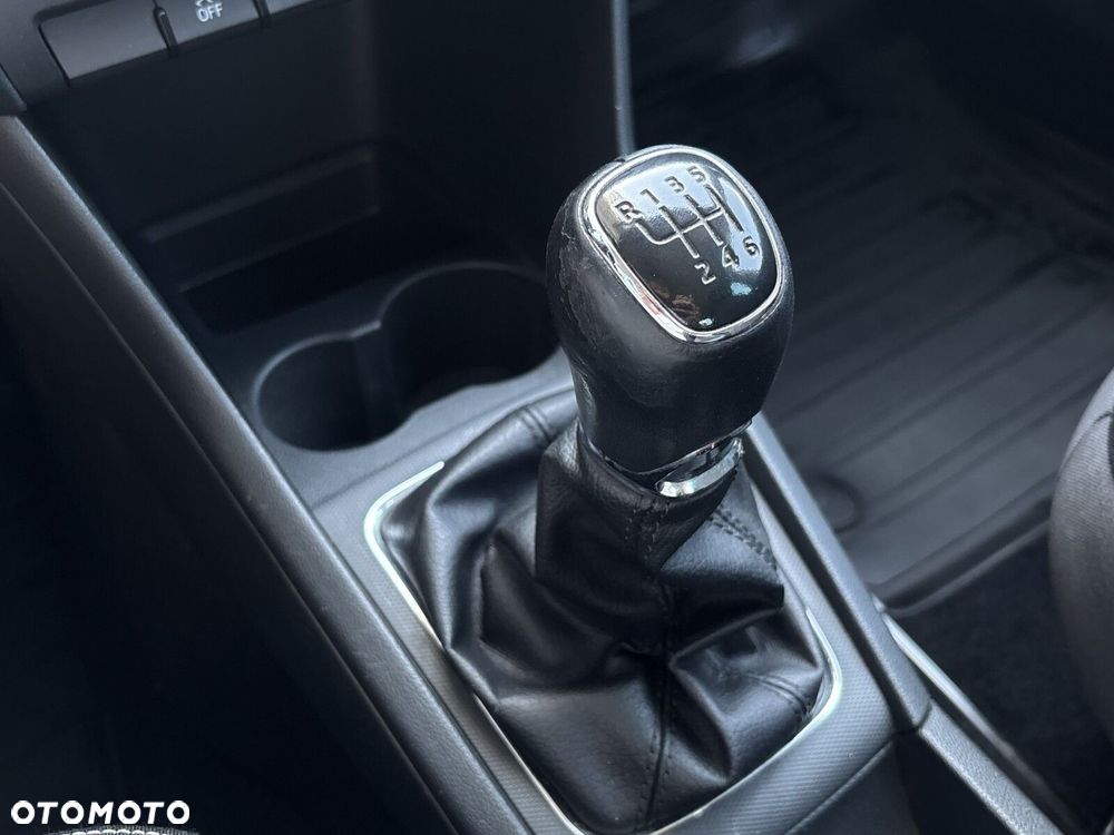 Skoda RAPID 1.2 TSI Ambition - 22
