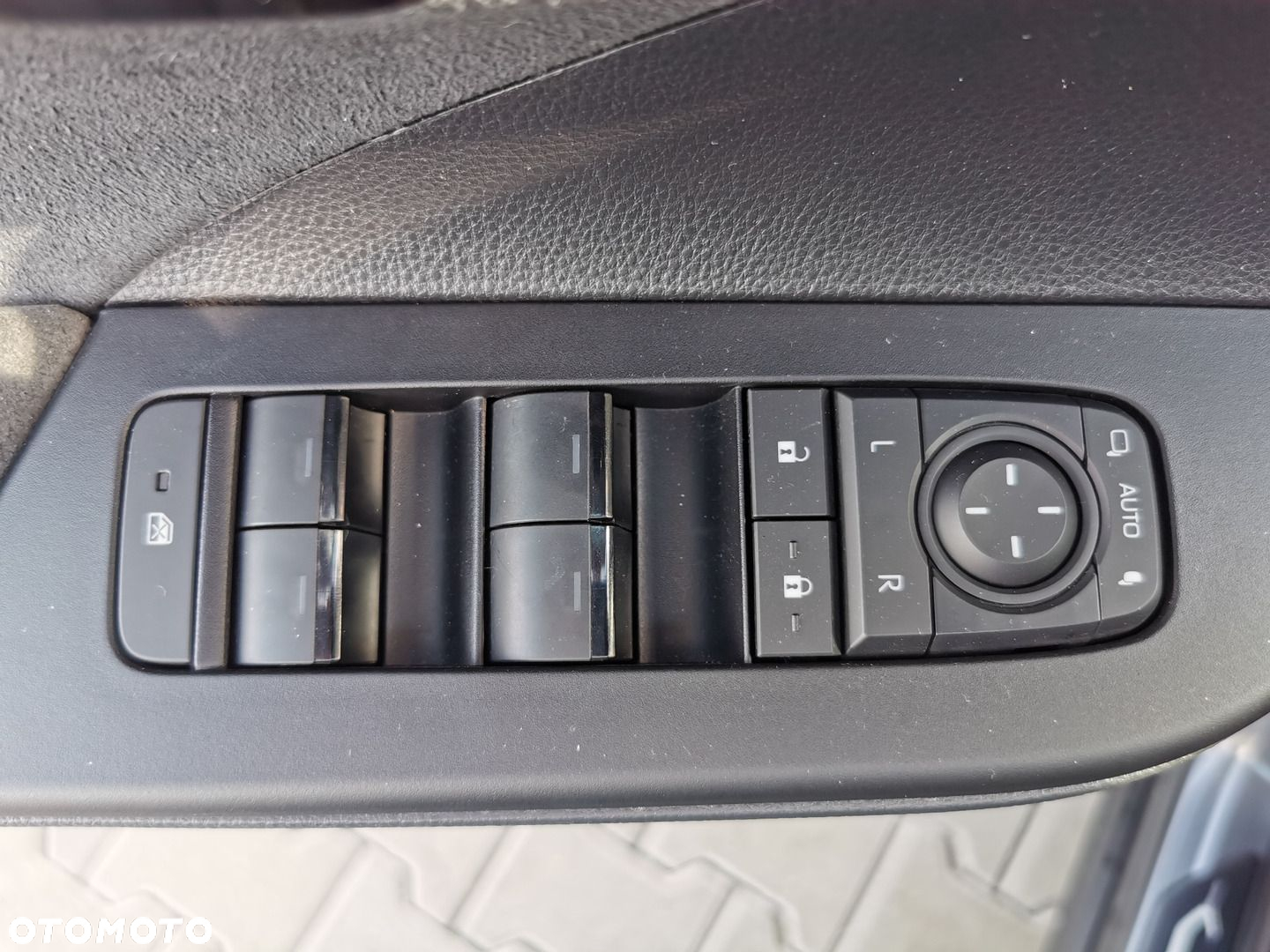 Toyota C-HR - 16