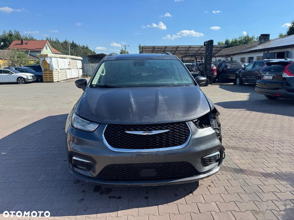 Chrysler Pacifica - 8