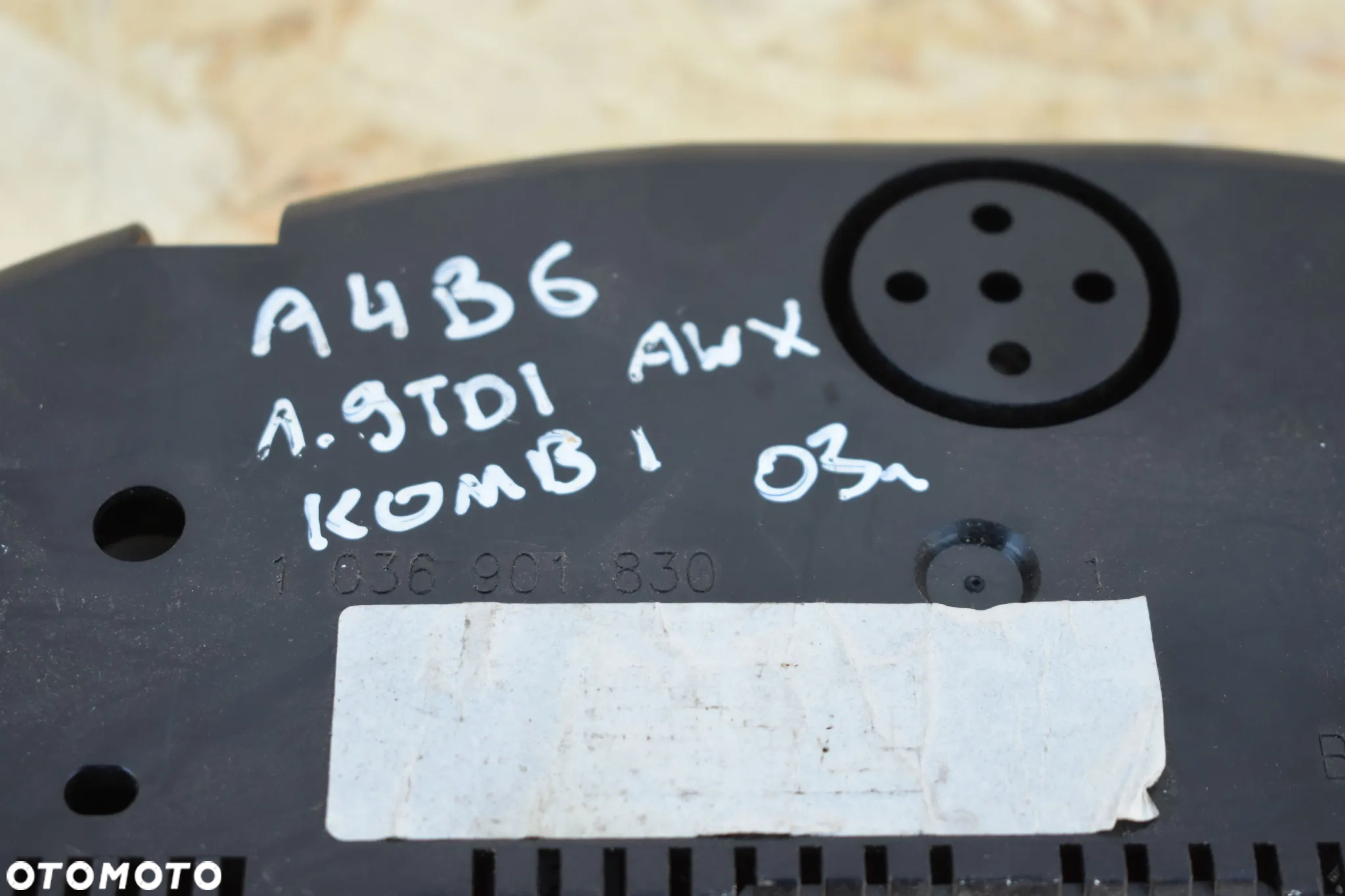 LICZNIK ZEGARY AUDI A4 B6 1.9TDI 8E0920930R - 5