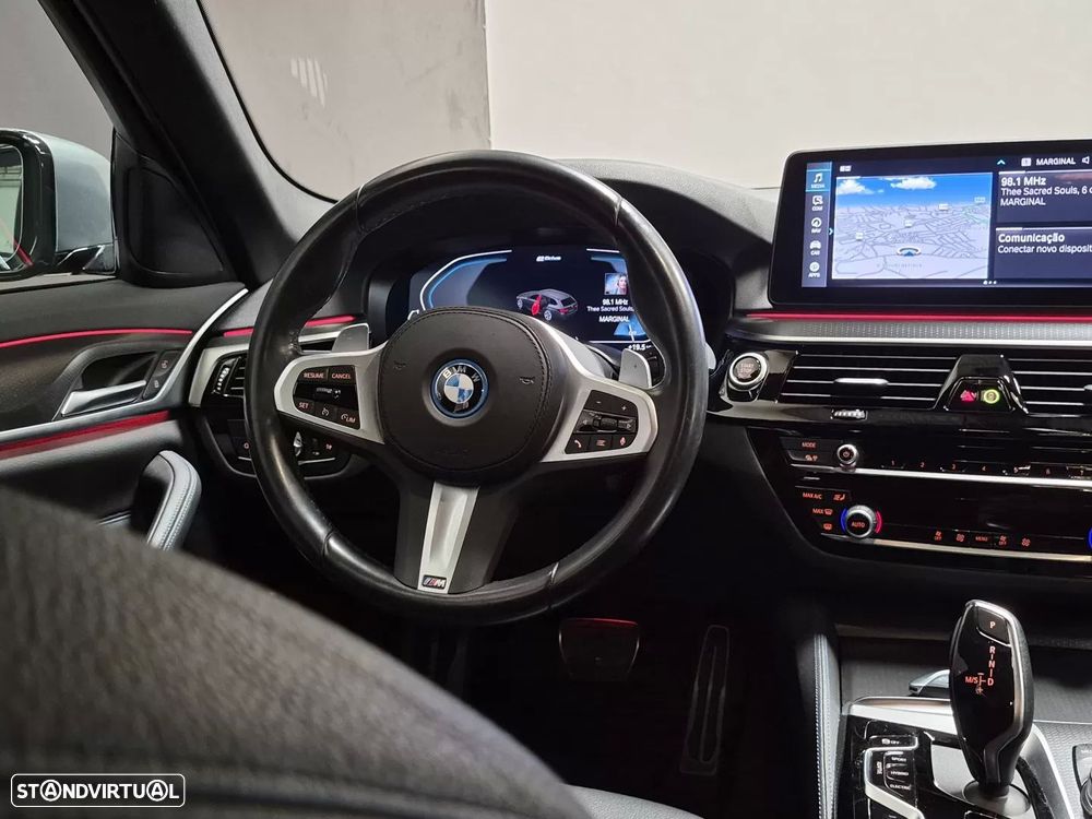 BMW 530 e Pack Desportivo M - 8