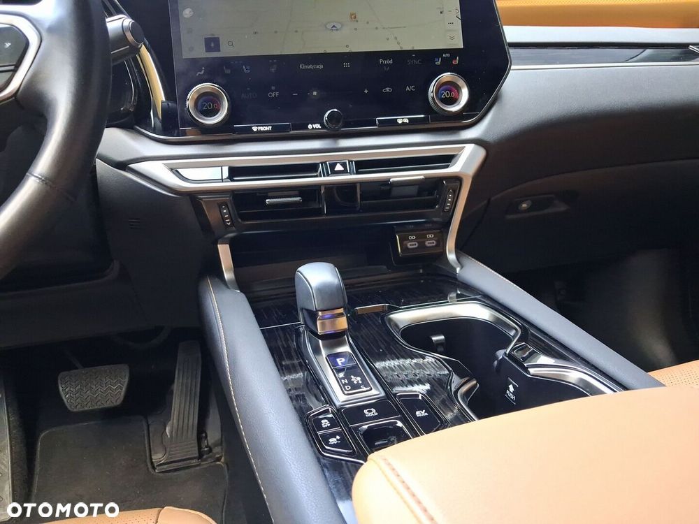 Lexus RX - 16