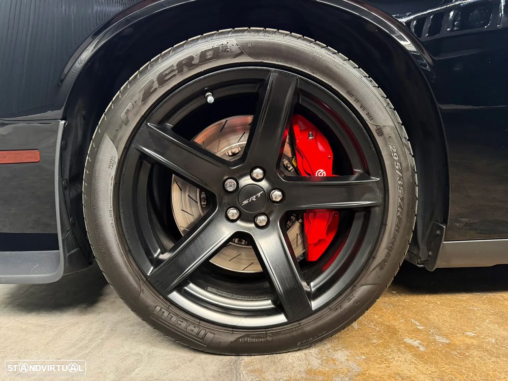 Dodge Challenger Auto SRT Hellcat - 22