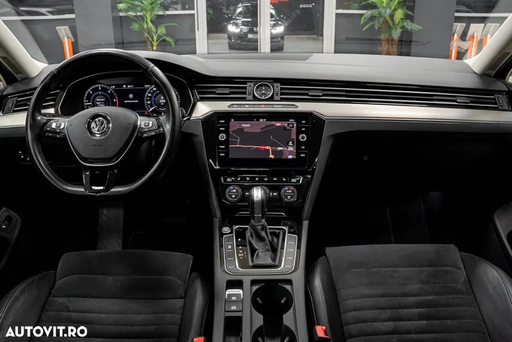 Volkswagen Passat Variant 2.0 TDI DSG R Executive - 32