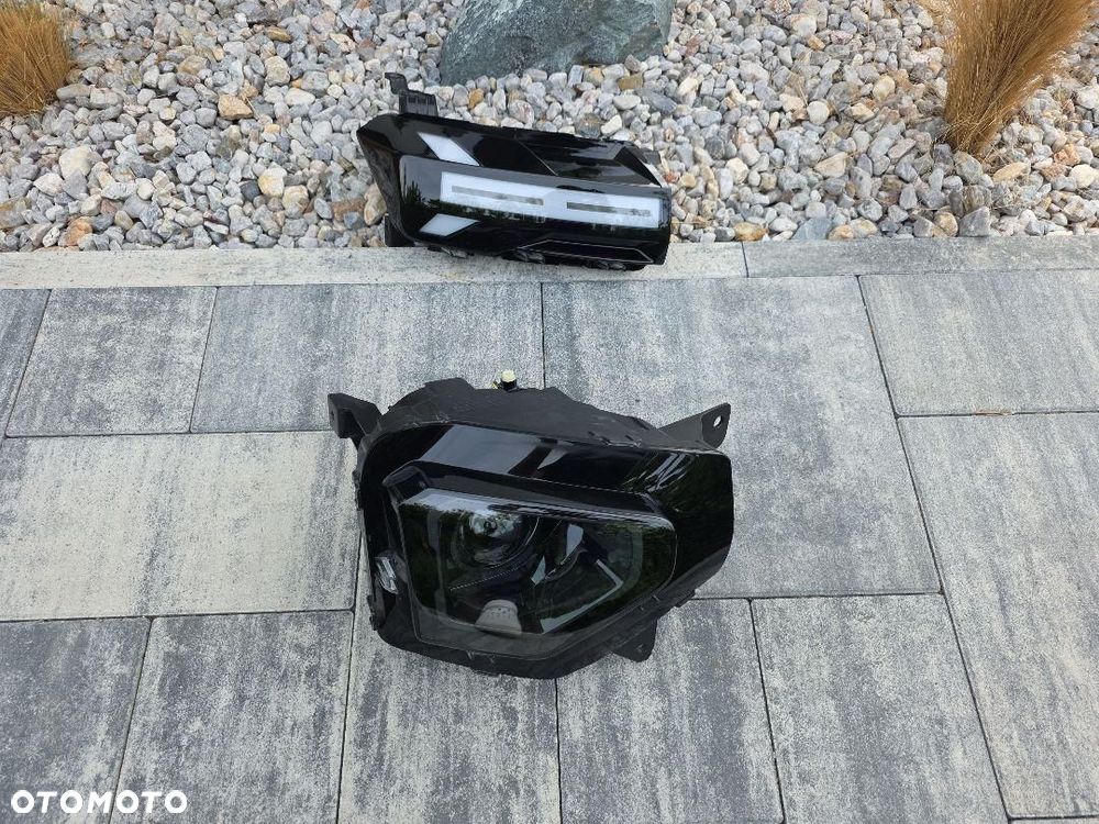 DACIA SPRING LIFT Prawa Zwykła HB3 Soczewka DRL Led 260103998R 266007890R - 2