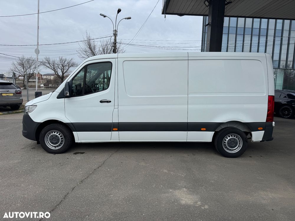 Mercedes-Benz Sprinter - 11