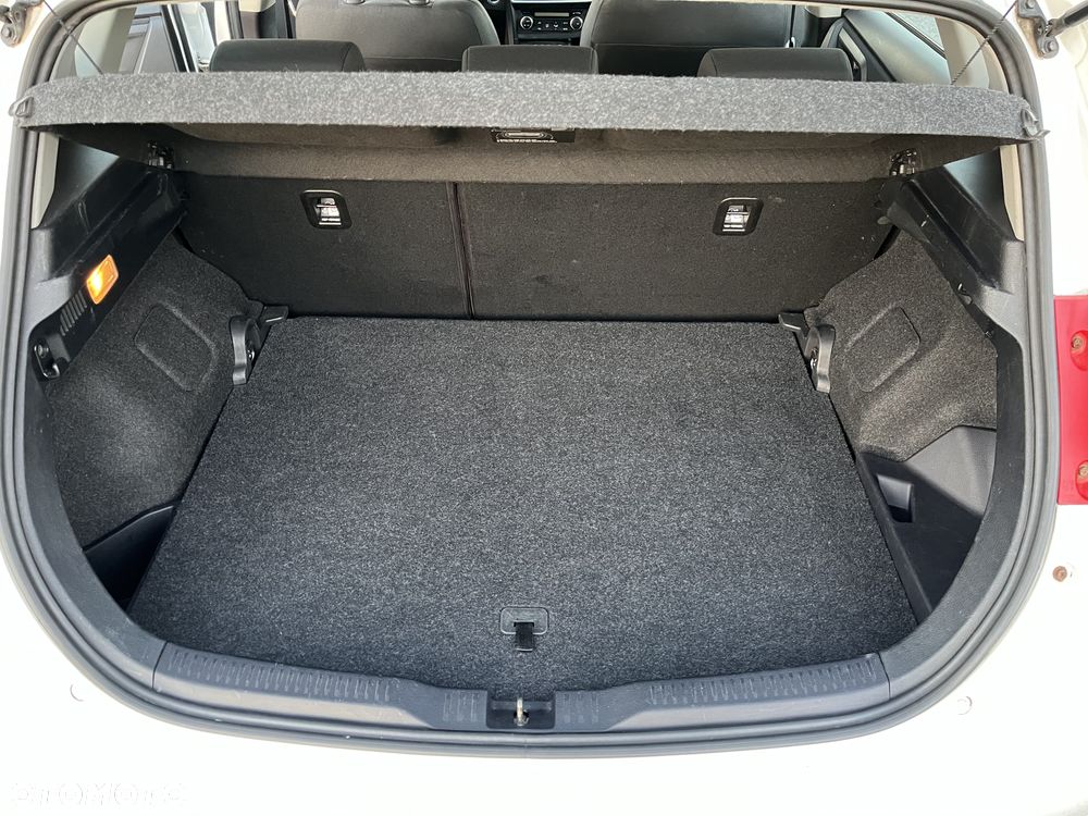 Toyota Auris - 12