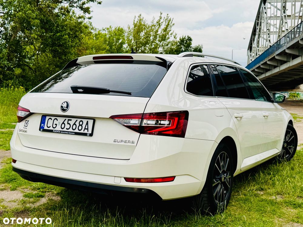 Skoda Superb 2.0 TDI Ambition DSG - 9