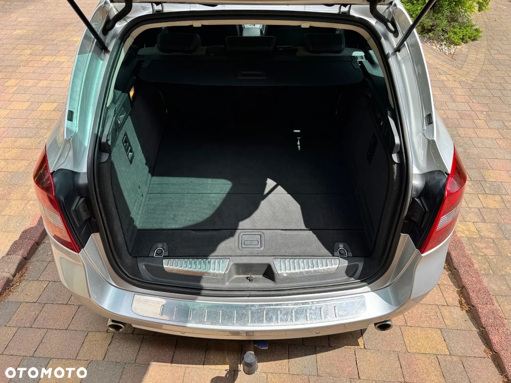 Renault Laguna dCi 150 FAP Dynamique - 13