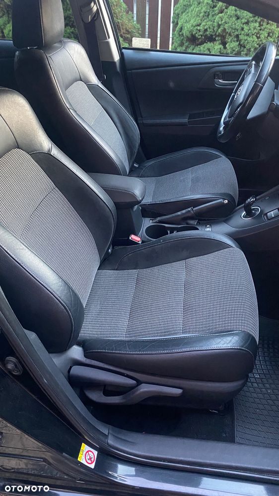 Toyota Auris Hybrid 135 Comfort - 13
