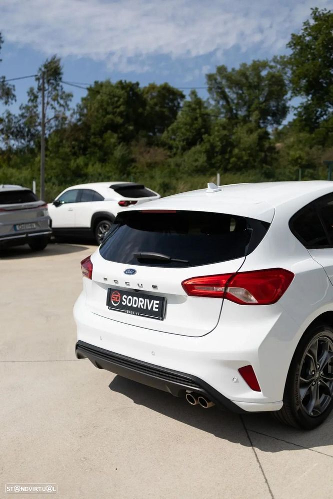 Ford Focus 1.0 EcoBoost S&S ST-LINE - 31