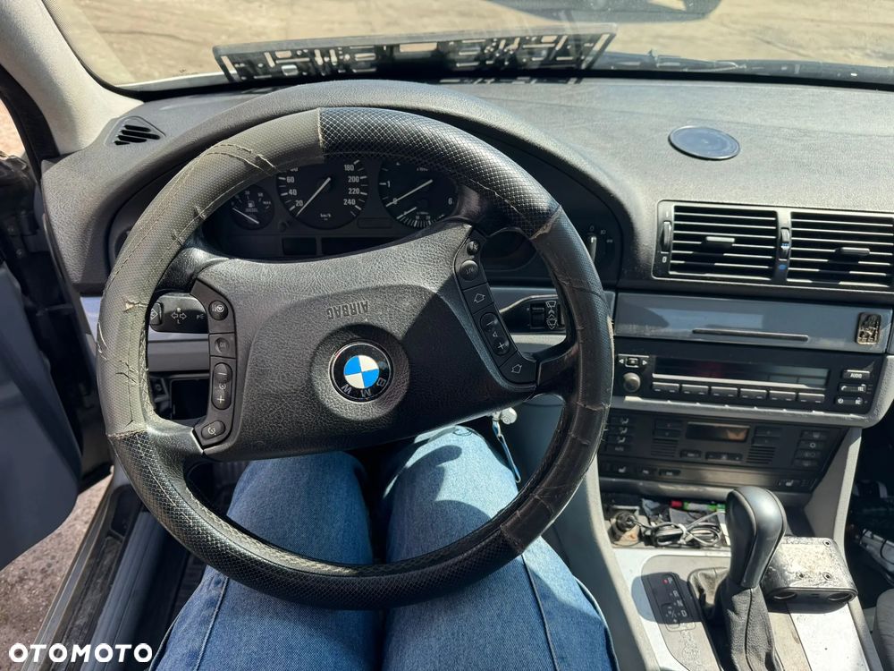 BMW E39 Sedan – całe auto na części - 2