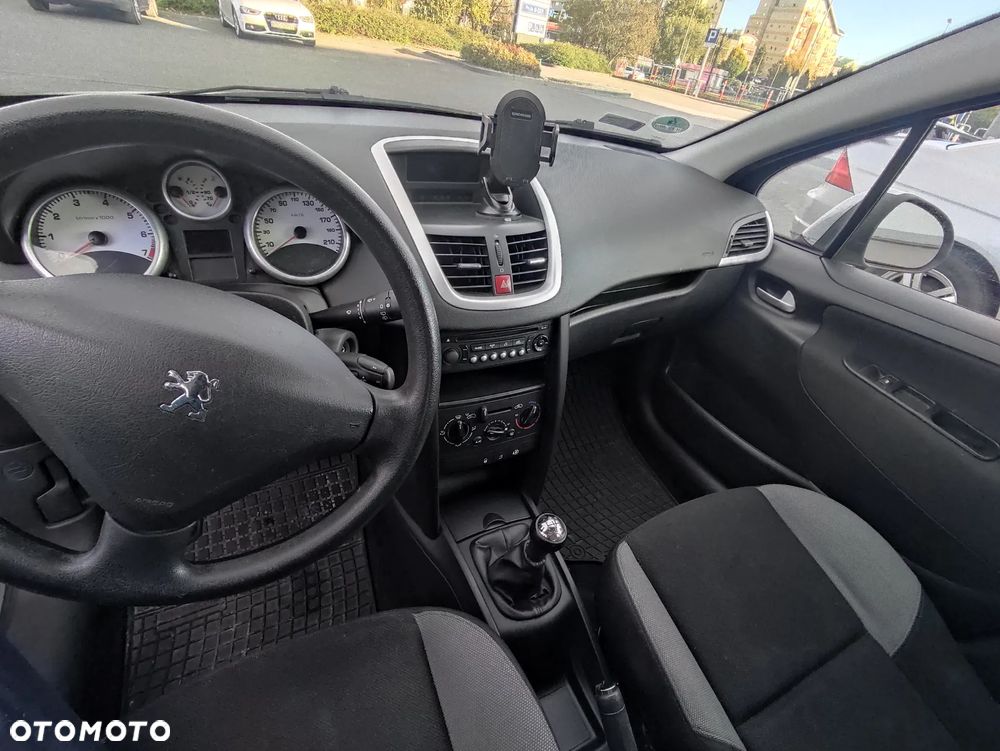 Peugeot 207 - 19