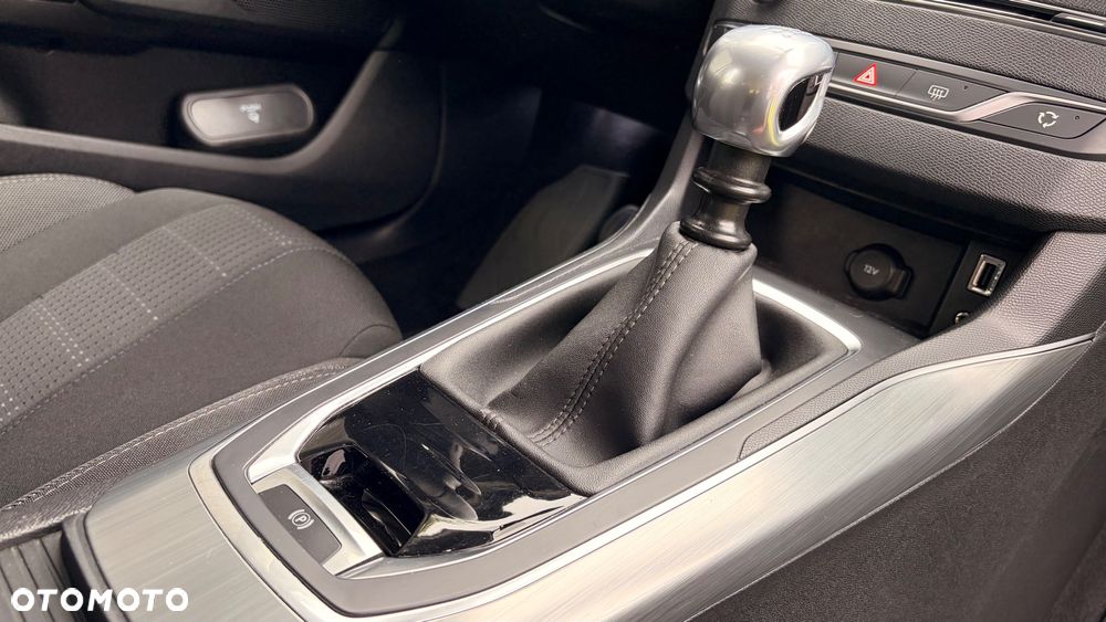 Peugeot 308 PureTech 130 GPF Stop & Start Allure Business-Paket - 14