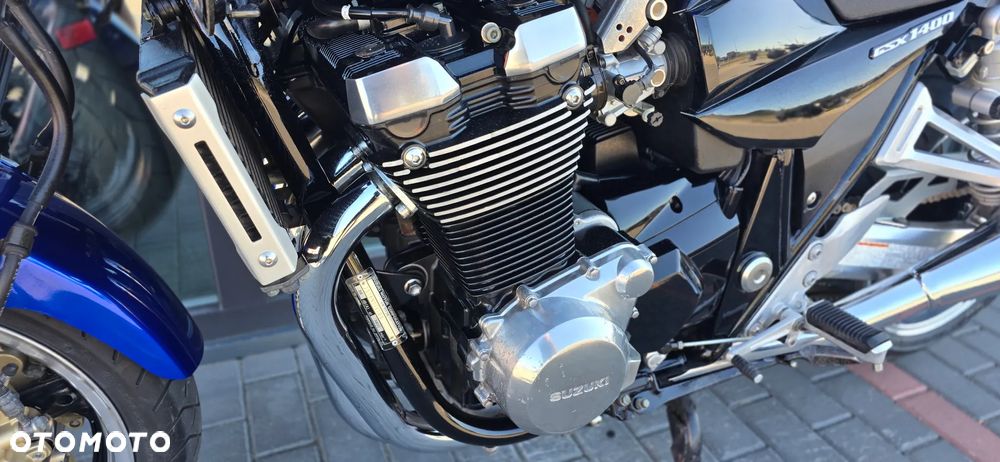 Suzuki GSX - 33