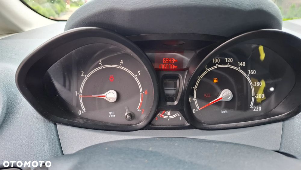 Ford Fiesta 1.25 Platinium X - 10