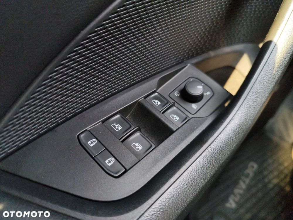 Skoda Octavia 1.5 TSI mHEV Selection DSG - 21