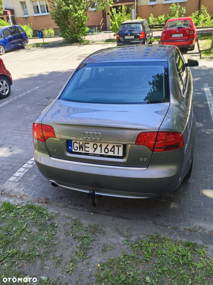 Audi A4 Limousine - 3