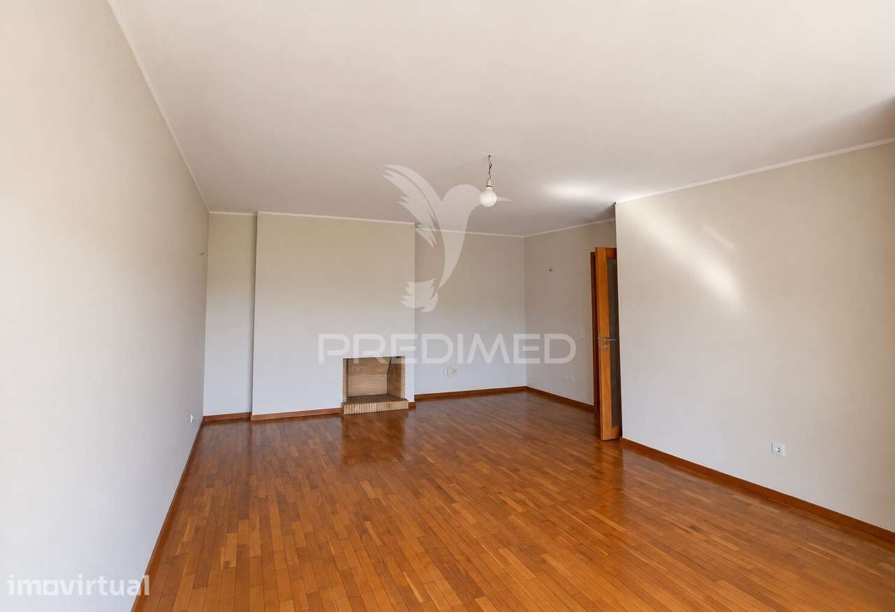 T1 com varanda, lugar de garagem  no Castelo, junto ao ISMAE - Grande imagem: 2/16