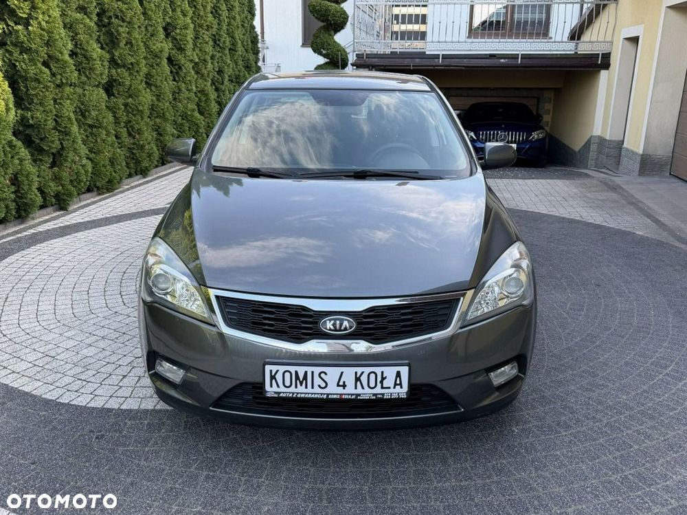 Kia Ceed - 9