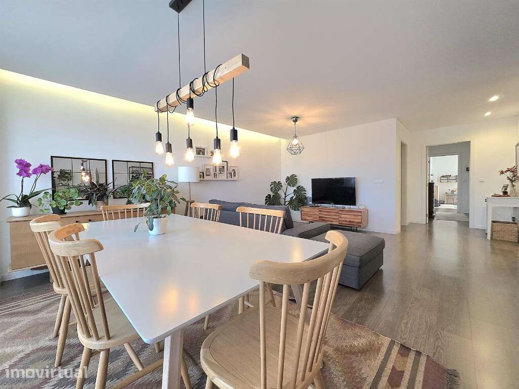 Apartamento T3 com garagem na zona da Quinta da Portela - Grande imagem: 3/15