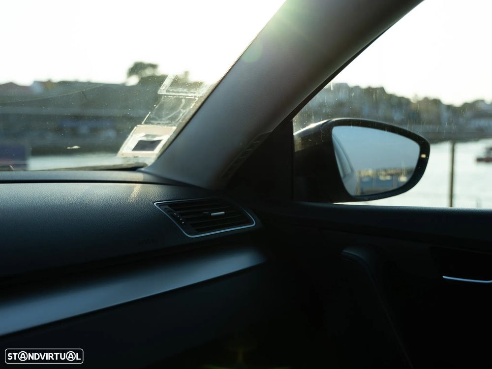 VW Passat Variant 1.6 TDI BlueMotion - 22