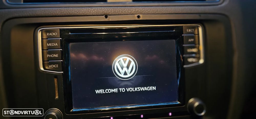 VW Jetta 2.0 TDI Confortline - 6