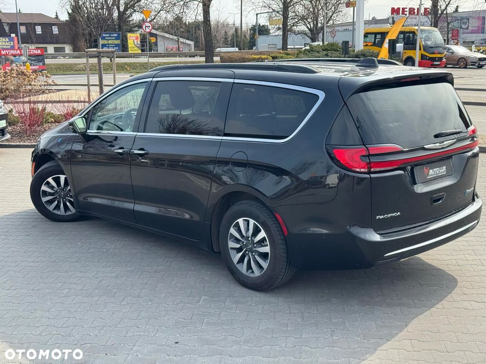 Chrysler Pacifica - 4