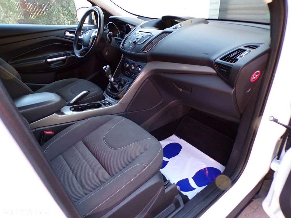 Ford Kuga - 30