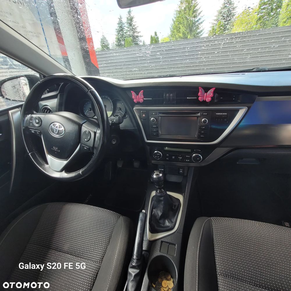 Toyota Auris 1.4 D-4D - 17