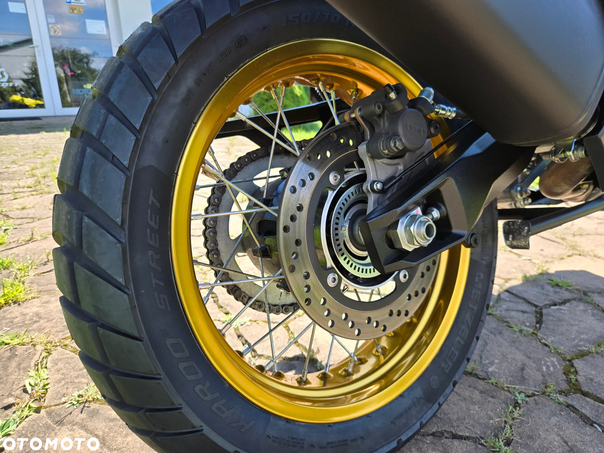 Suzuki V-STROM - 14