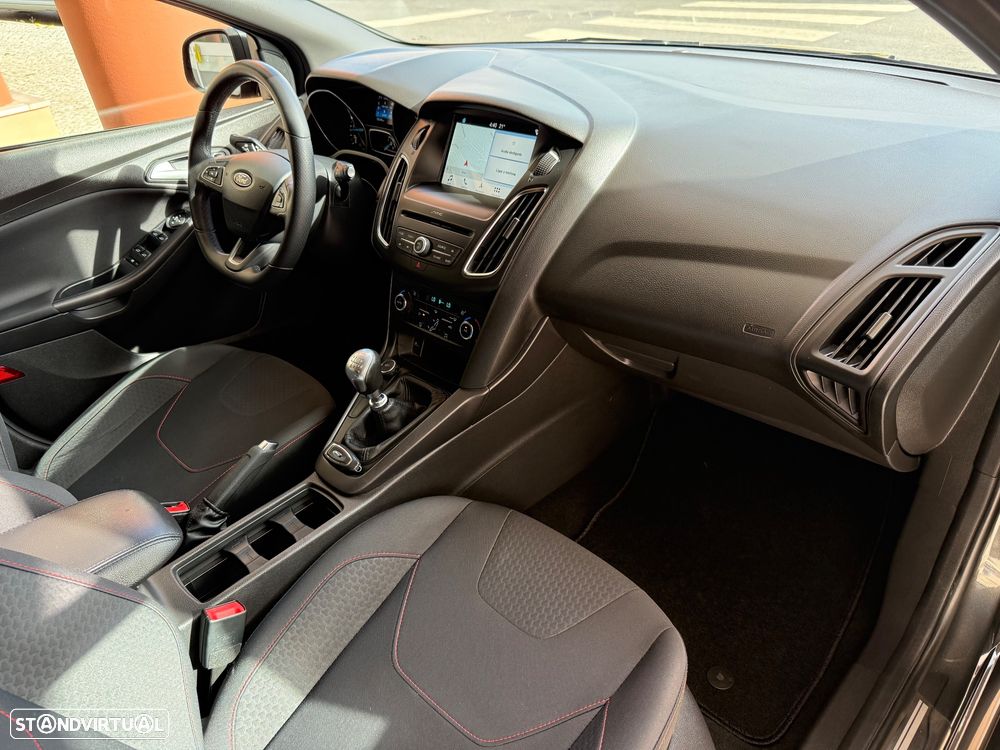 Ford Focus SW 1.5 TDCi ST-Line - 41