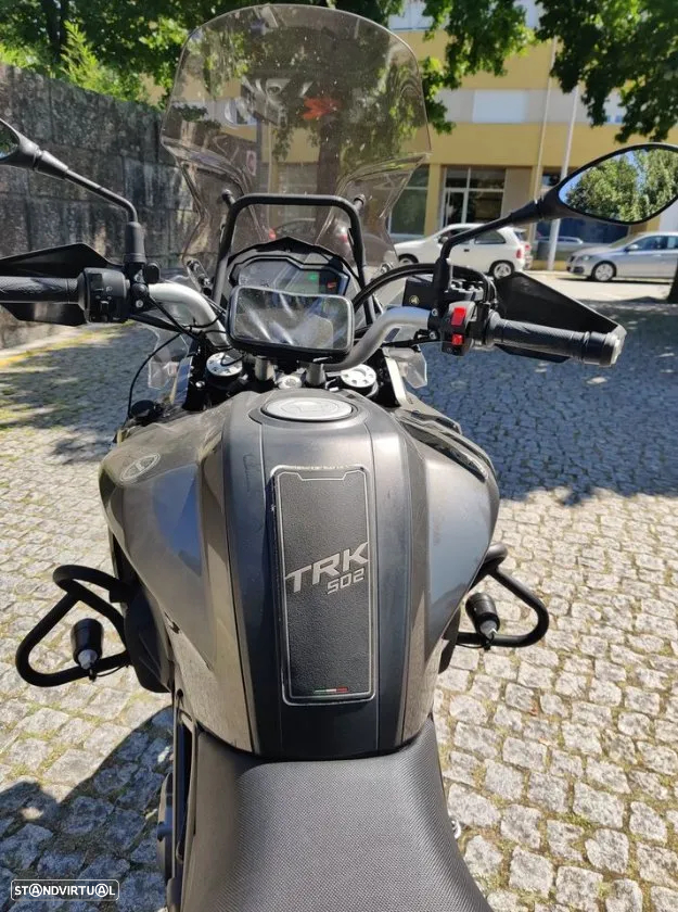 Benelli TRK 502 - 11