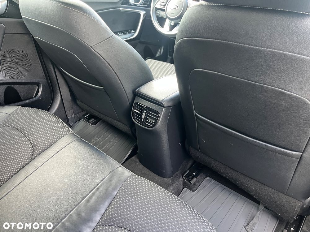 Kia XCeed 1.5 T-GDI Business Line DCT - 14