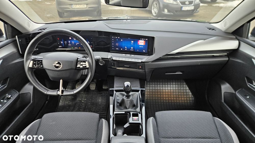 Opel Astra 1.2 T Edition S&S - 9