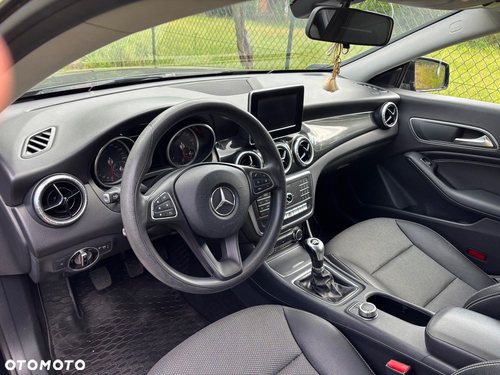 Mercedes-Benz CLA 180 d - 4