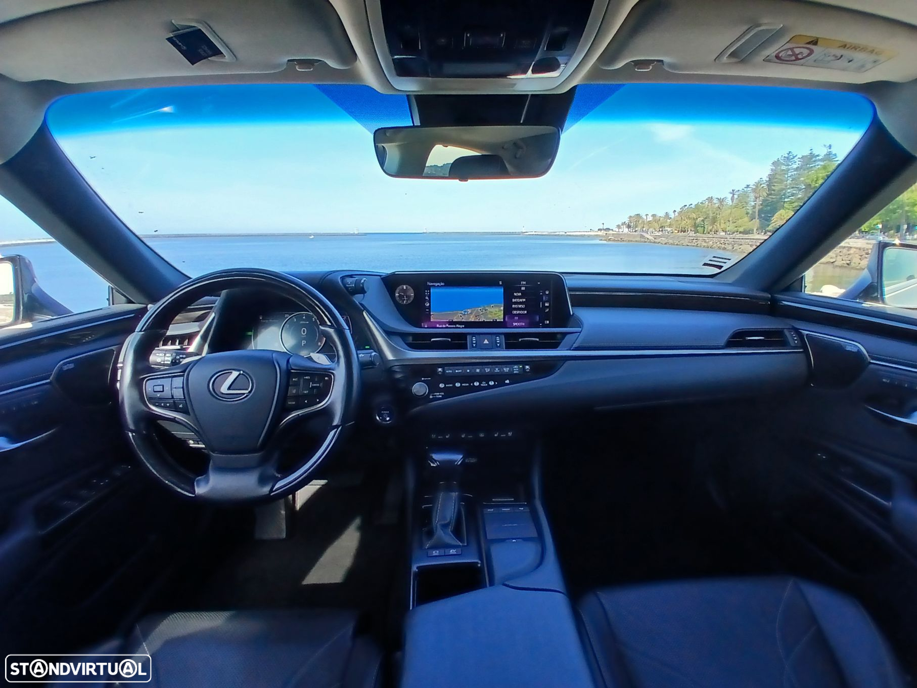Lexus ES 300h - 18