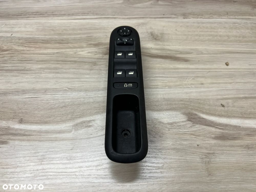 Panel przełącznik szyb peugeot 96650621zd