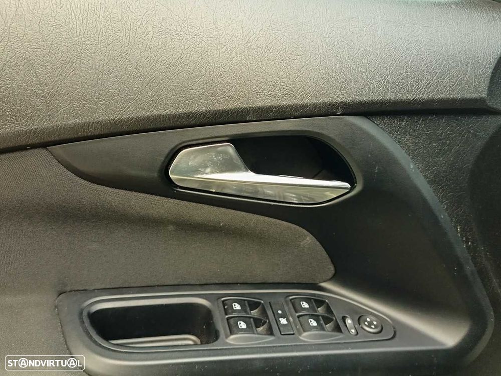 Fiat Tipo Station Wagon Cross 1.0 GSE T3 Cross - 14