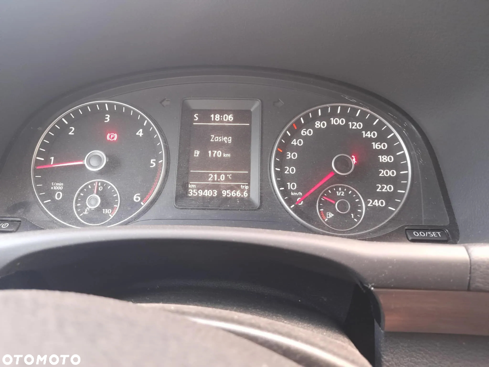 Volkswagen Touran 1.6 TDI DPF BlueMotion Technology Comfortline - 4